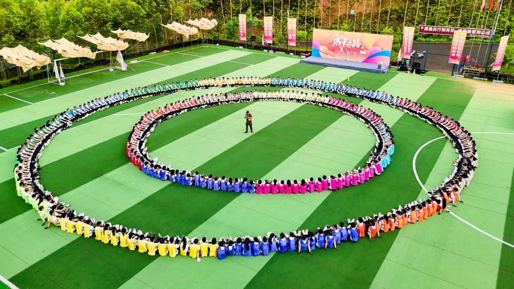 SEB KAMADO  Successfully Hosts 